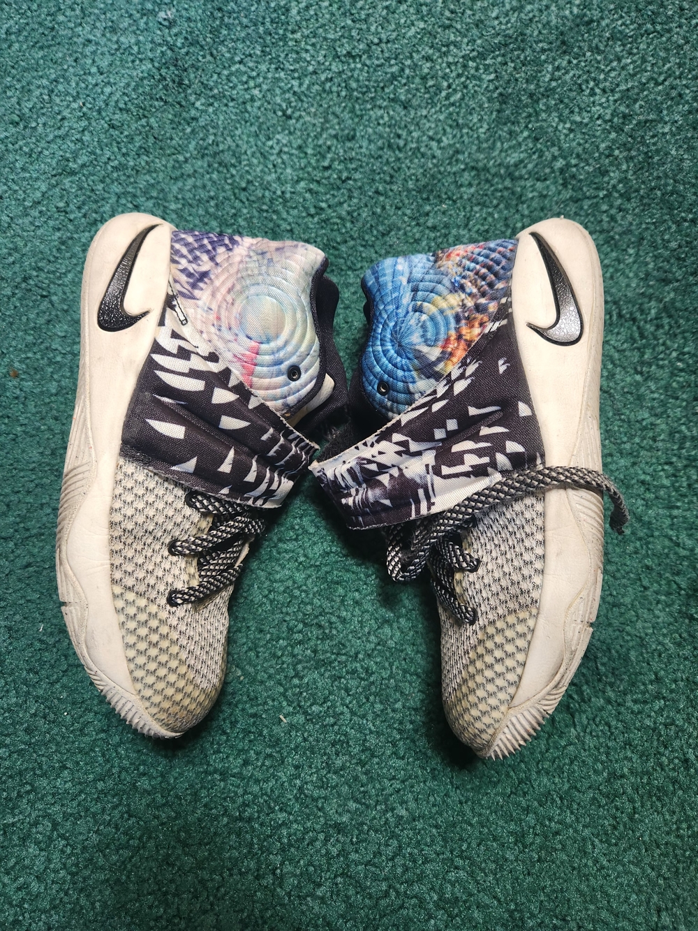 Size 5 - Nike Kyrie 2 Effe White Black Multicolor